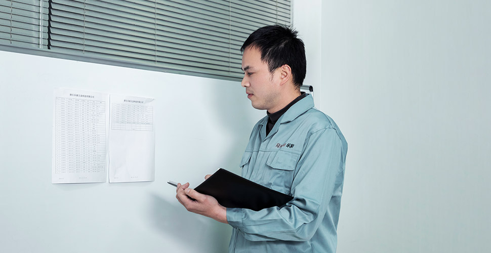 پیشرفت تولید را روی دیوار بررسی کنید